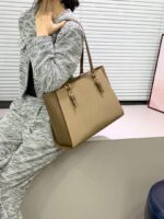 2 in 1 Chrise rosey Ladies Handbag - Image 8